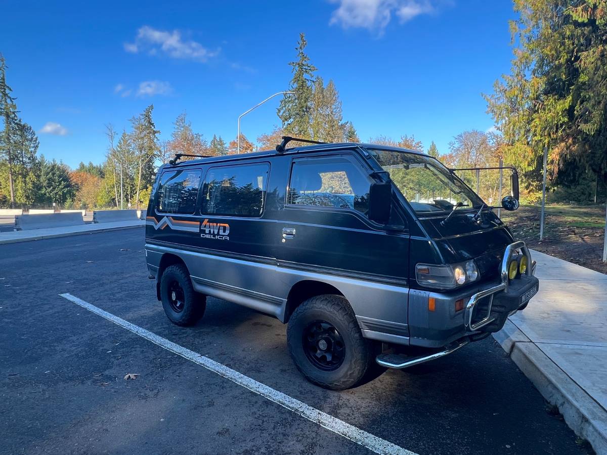 Mitsubishi-Delica-l300-1992-Green