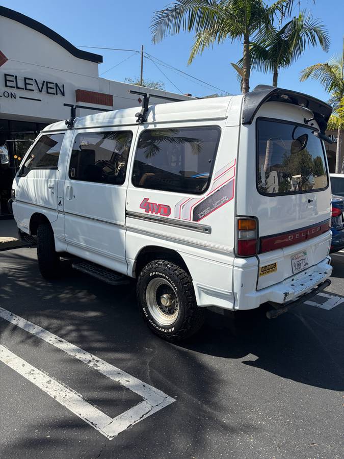 Mitsubishi-Delica-l300-exceed-1992-White