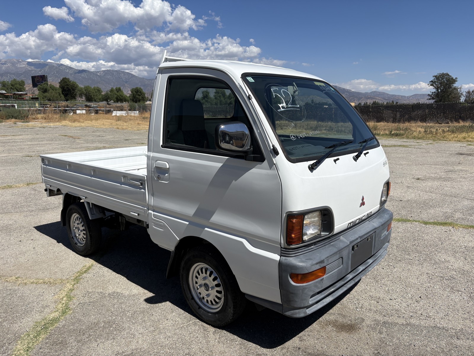 Mitsubishi-Minicab-5MT-3G83-2Hi-4Hi-4Low-PS-Part-Time-4WD-660CC-1996-Truck-Gray