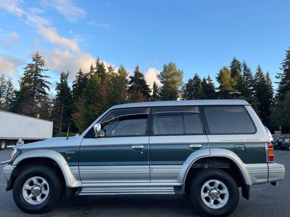 Mitsubishi-Pajero-1995-custom
