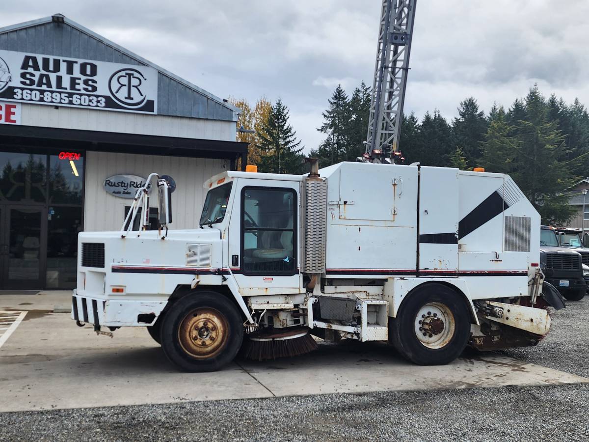 Mobil-sweeper-1995-White