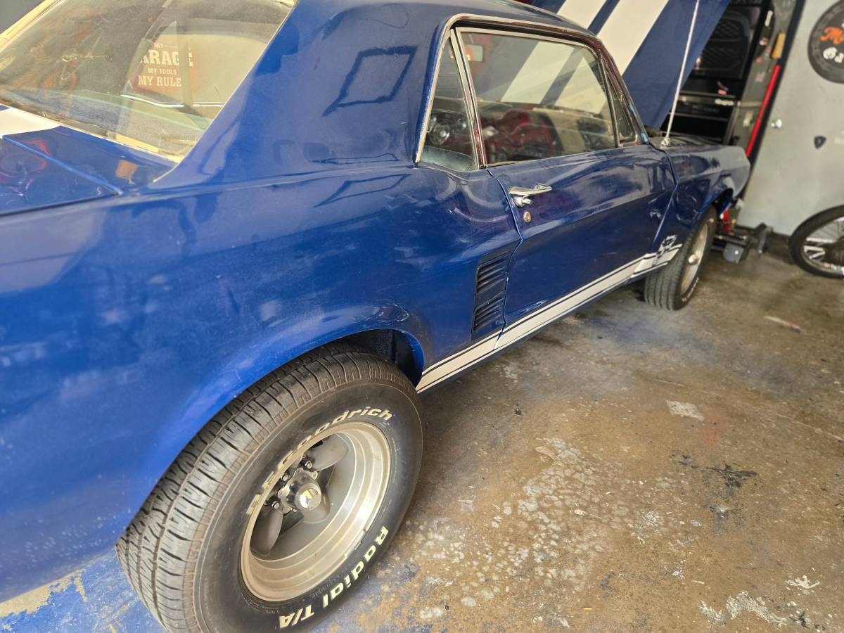 Mustang-coupe-1967-Blue