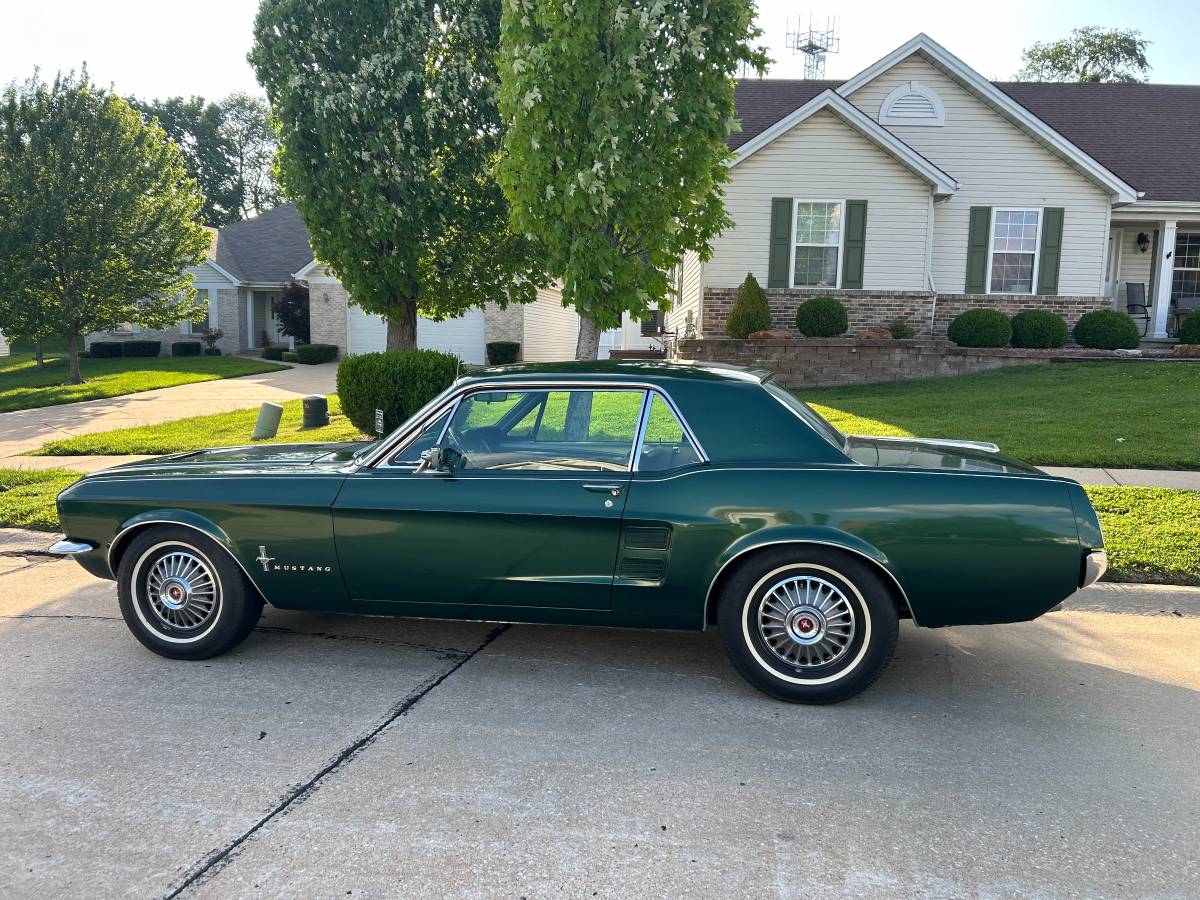Mustang-coupe-289-a-code-loaded-with-option-1967