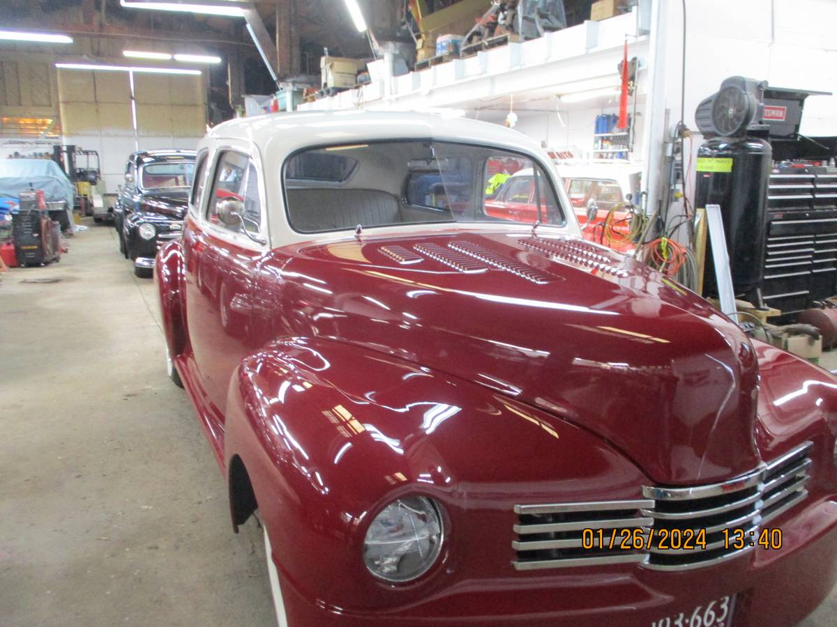 Nash-600-sedan-2-door-1942-Red
