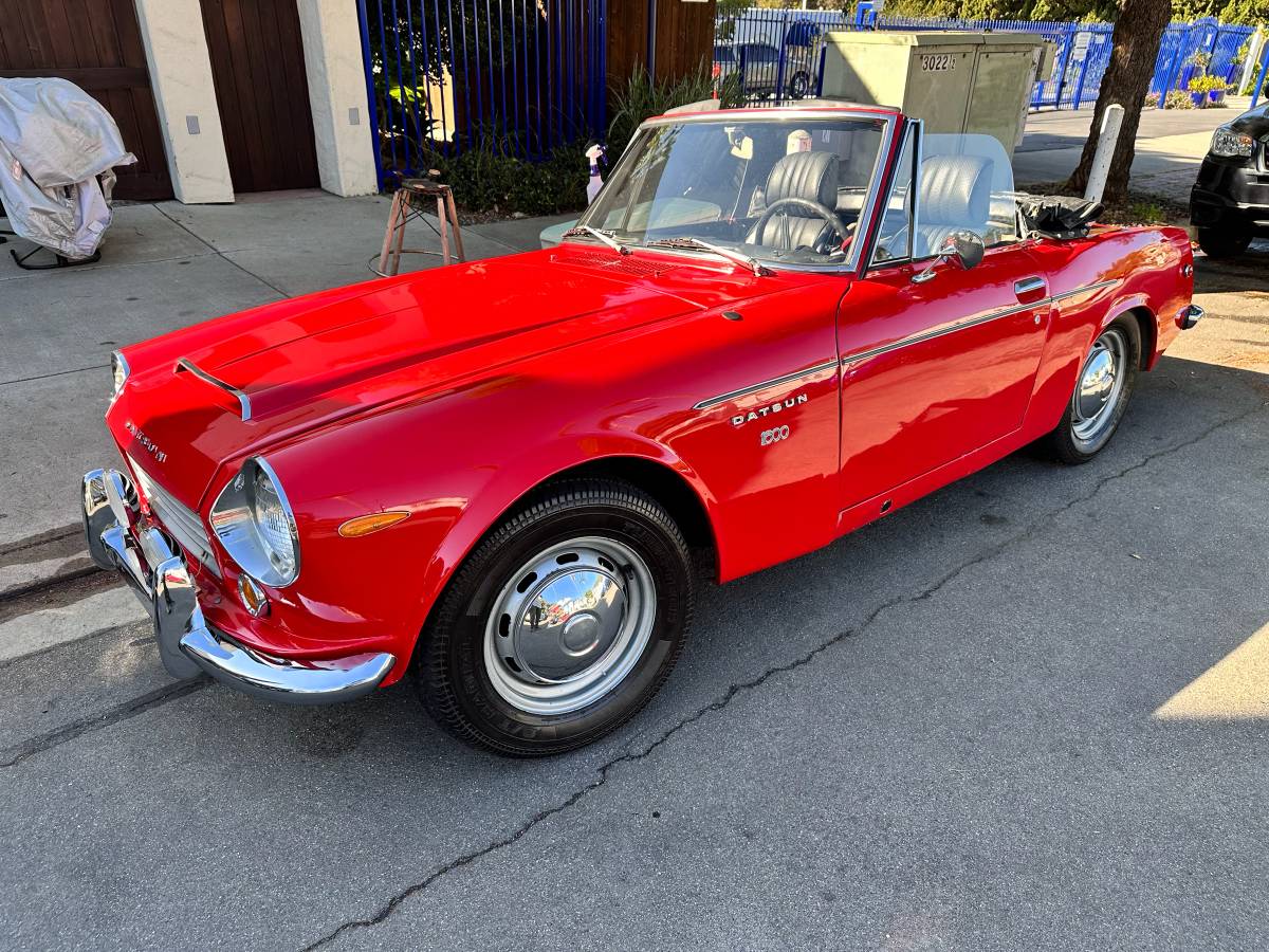 Nissan-1969-Red