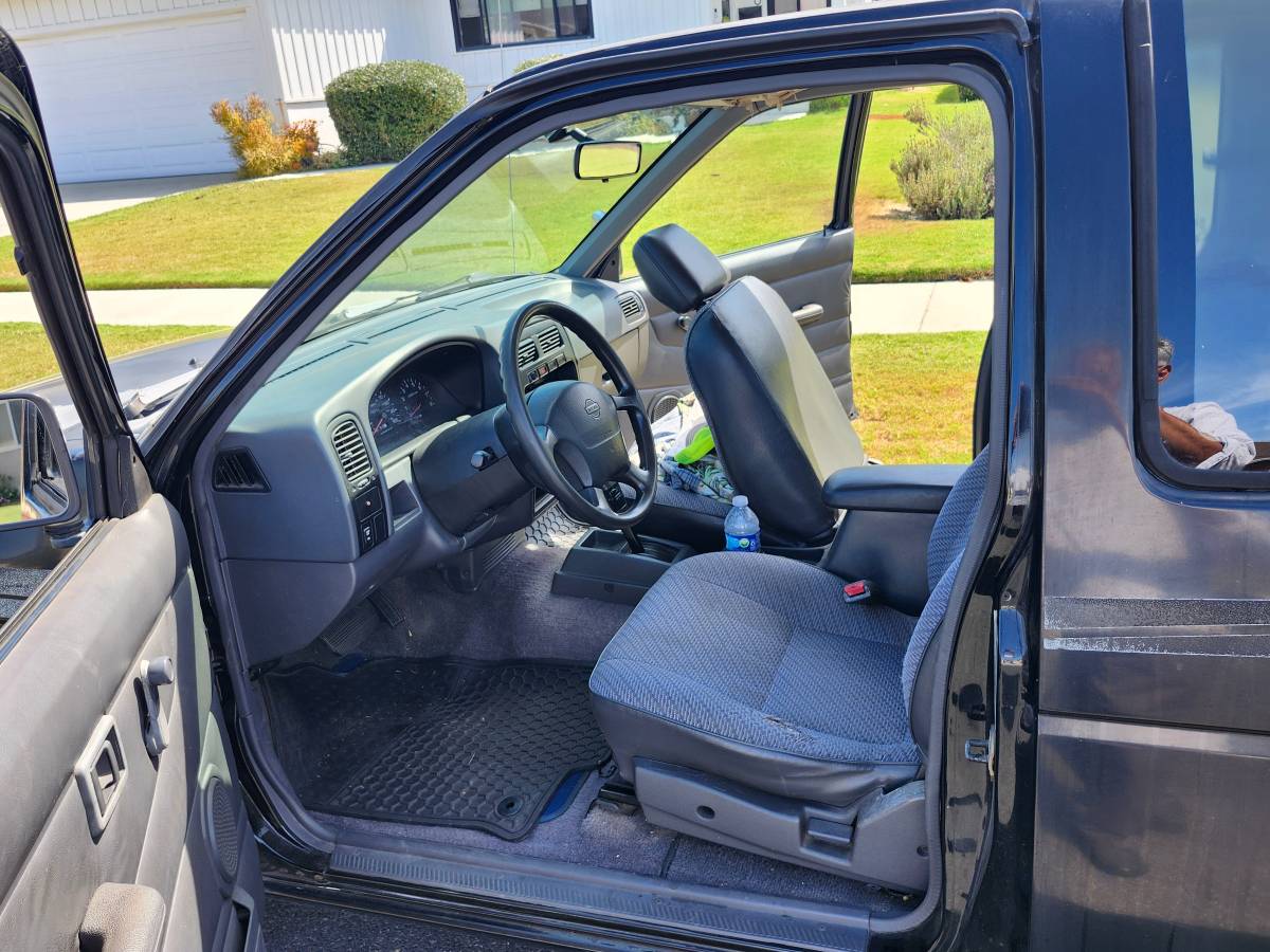 Nissan-1996-xe-pickup.-1996