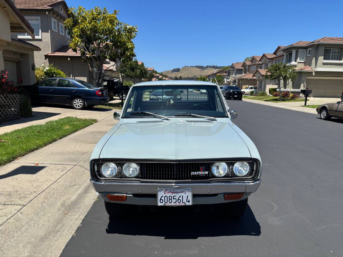 Nissan-Datsun-620-1979-Gray