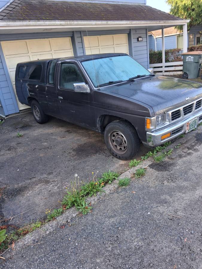 Nissan-Frontier-king-cab-1995-Gray