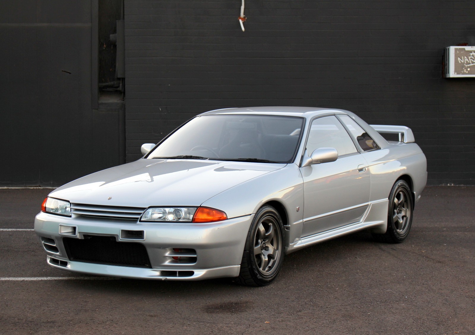 Nissan-GT-R-1992-Coupe-Gray