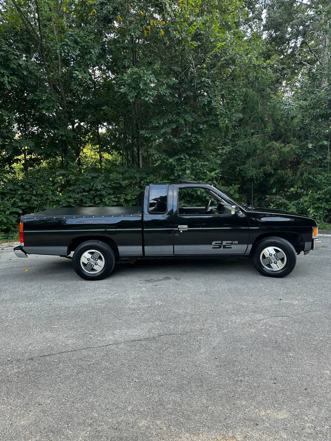 Nissan-Hardbody-1991-Black