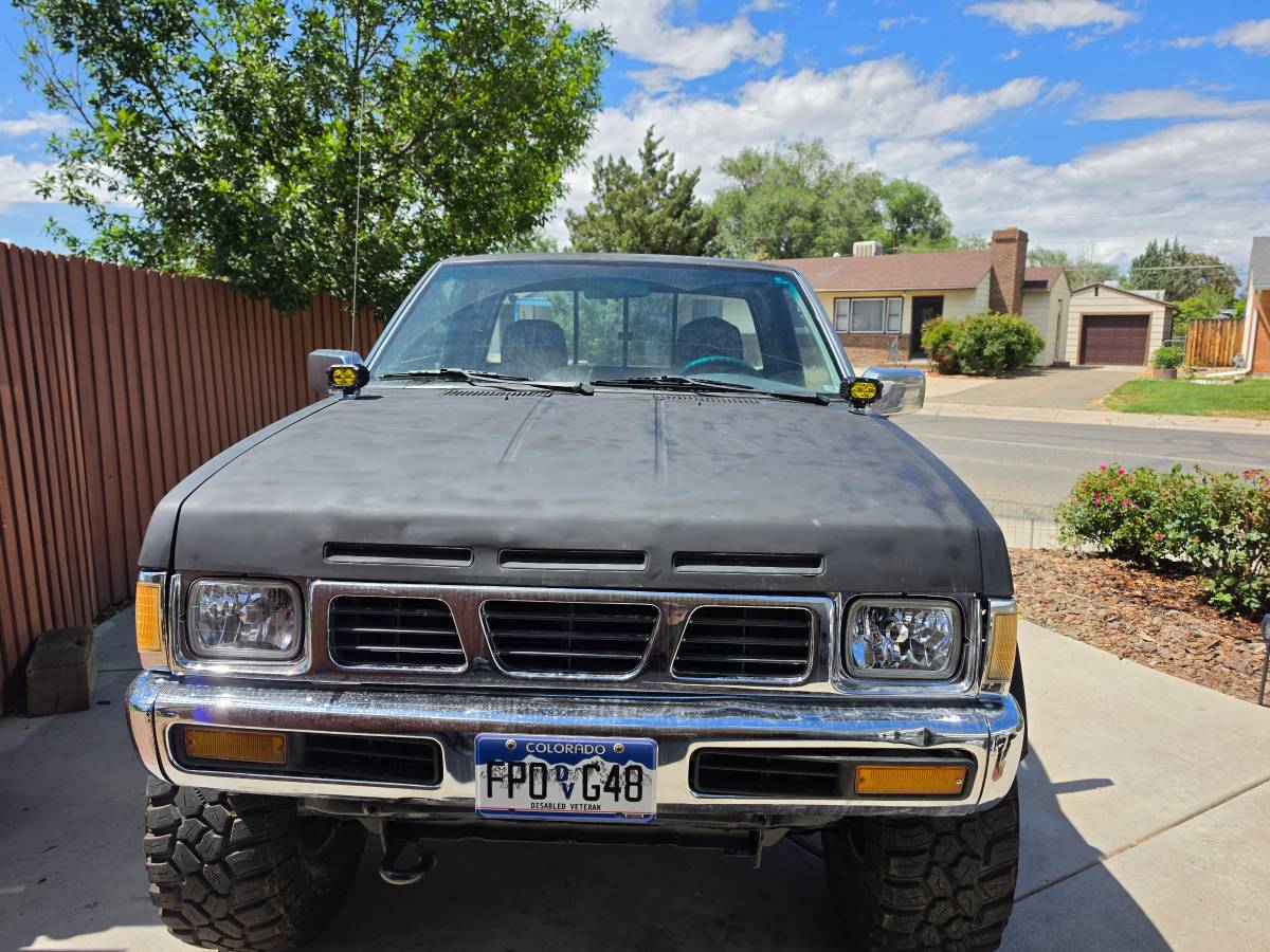 Nissan-Hardbody-1994-Blue