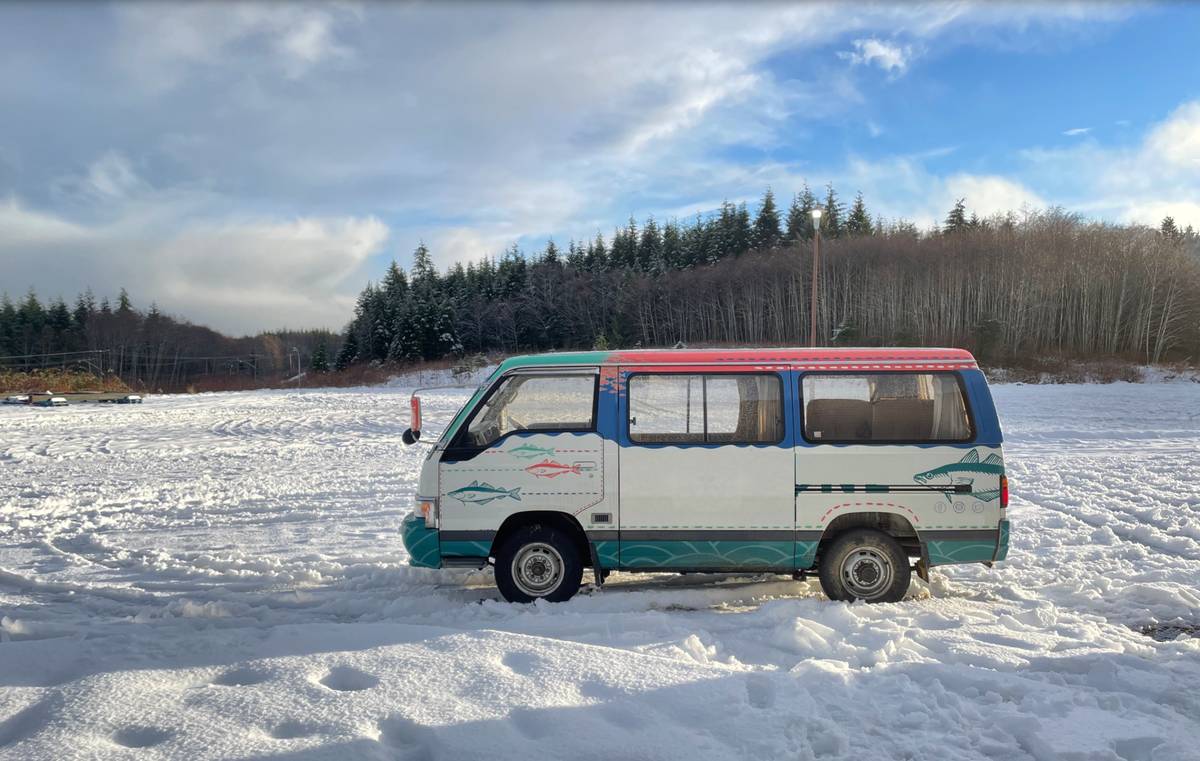 Nissan-Homy-caravan-1993-custom