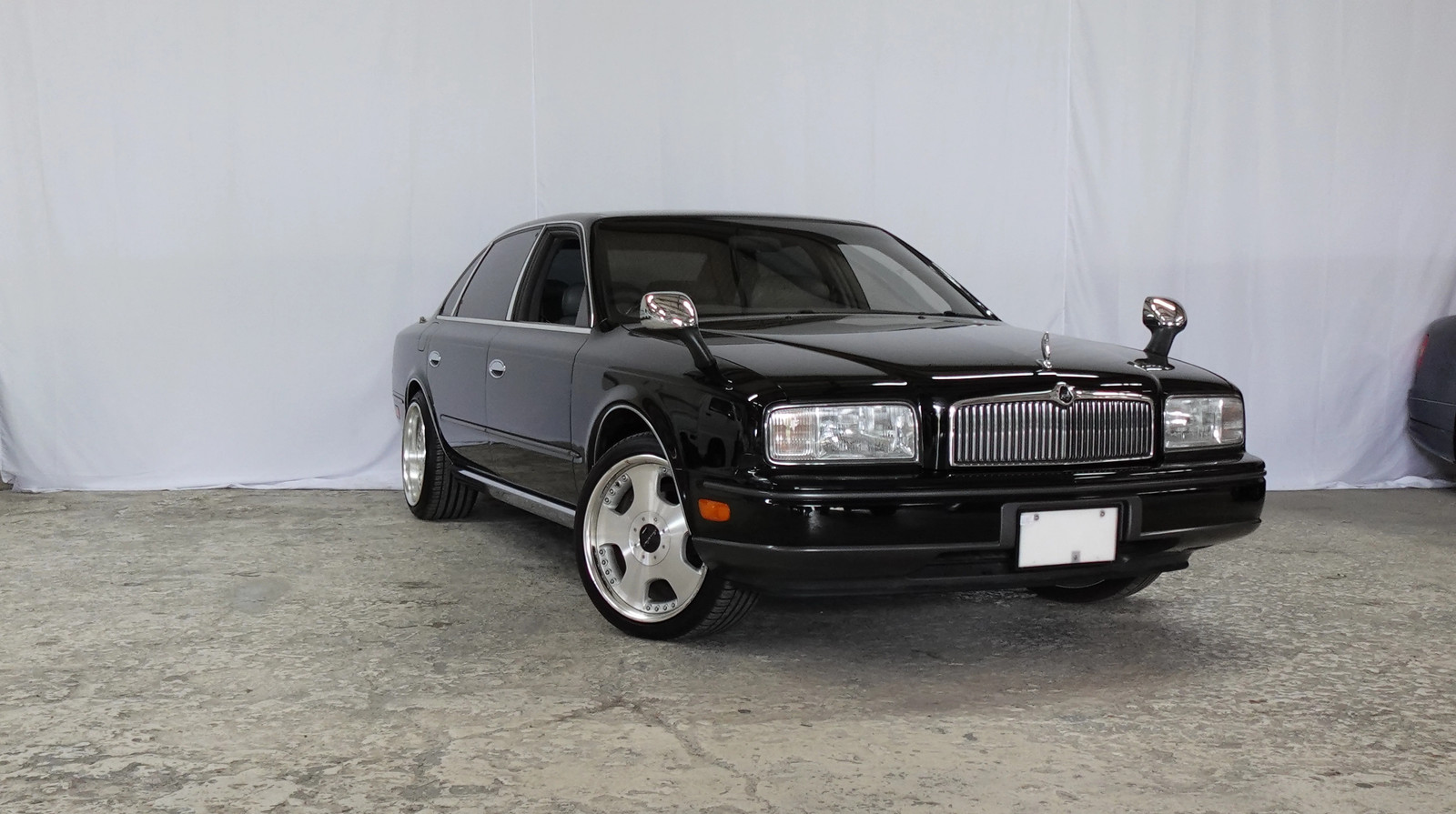 Nissan-President-1992-sedan-gray