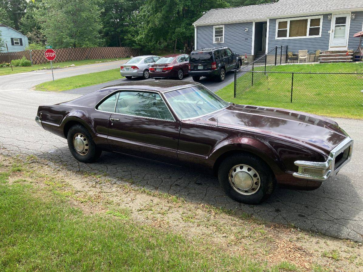 Oldmobile-1969-Red
