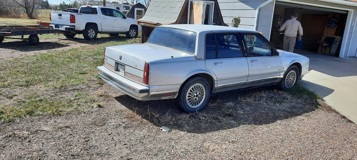 Oldsmobile-1990