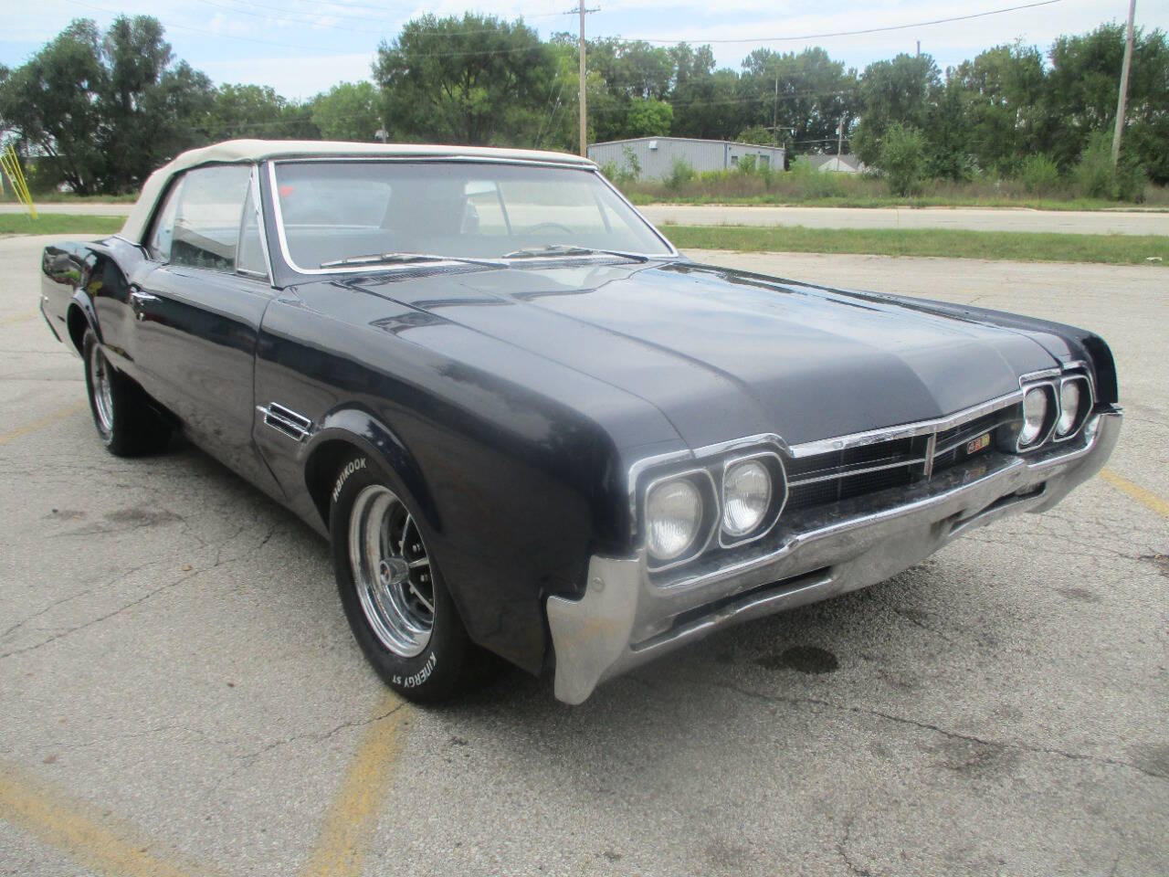 Oldsmobile-4-4-2-1966-Blue-Black-And-Blue