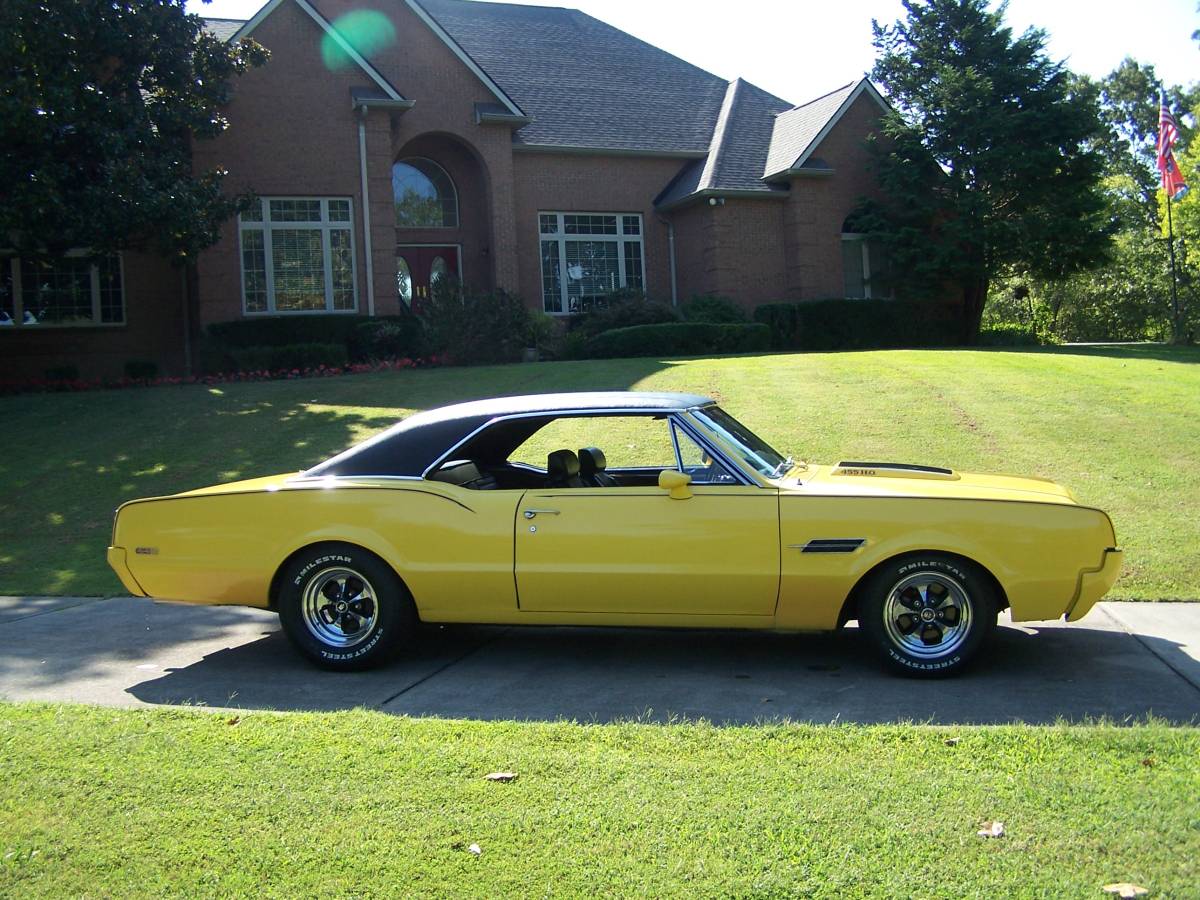 Oldsmobile-4-4-2-1966-Yellow