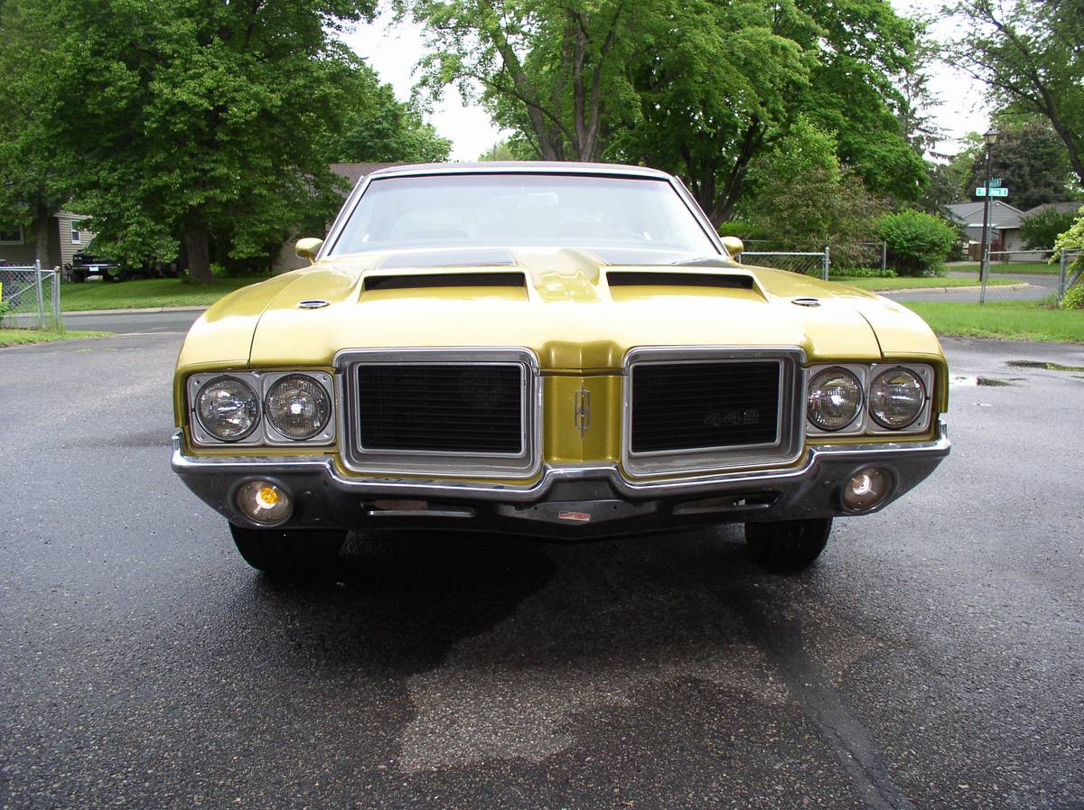 Oldsmobile-4-4-2-1971-custom