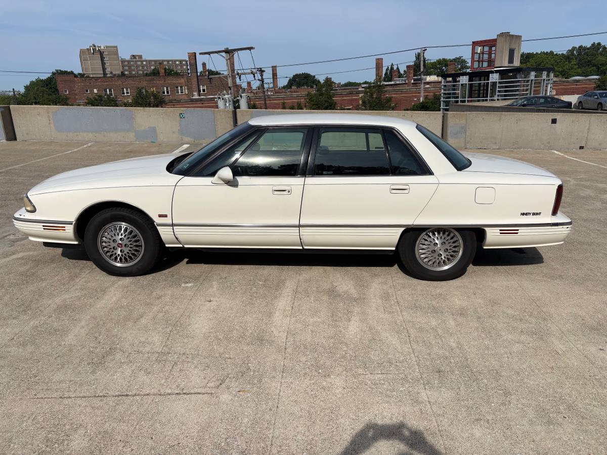 Oldsmobile-98-1992-White