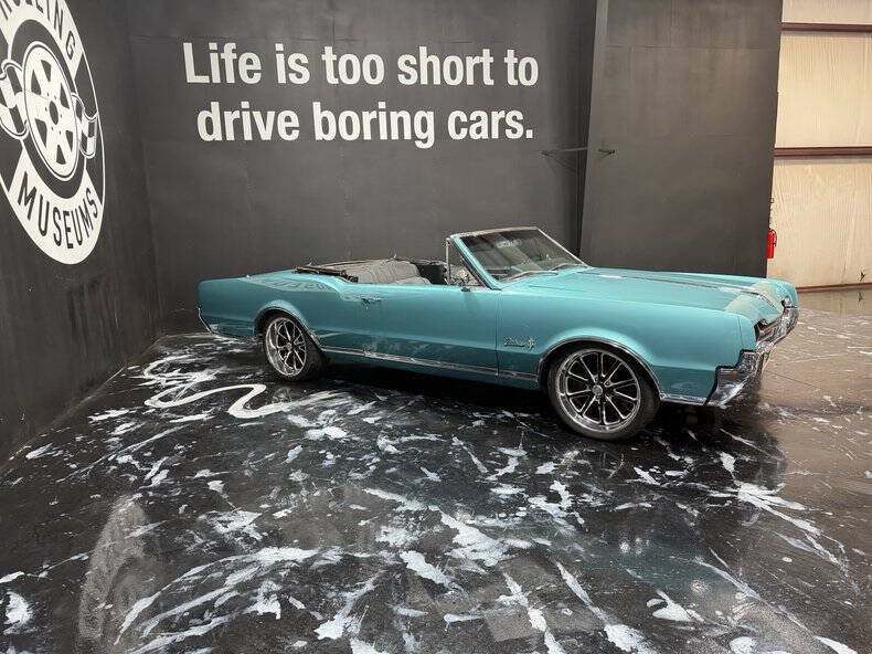 Oldsmobile-Cutlass-1967-Blue