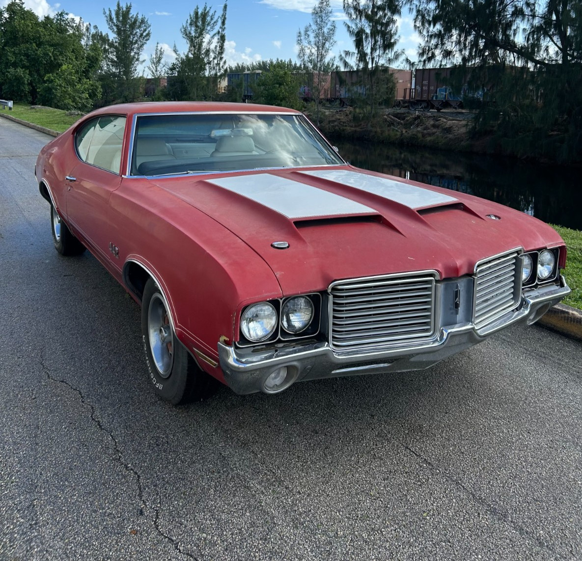 Oldsmobile-Cutlass-1972-Coupe-beige