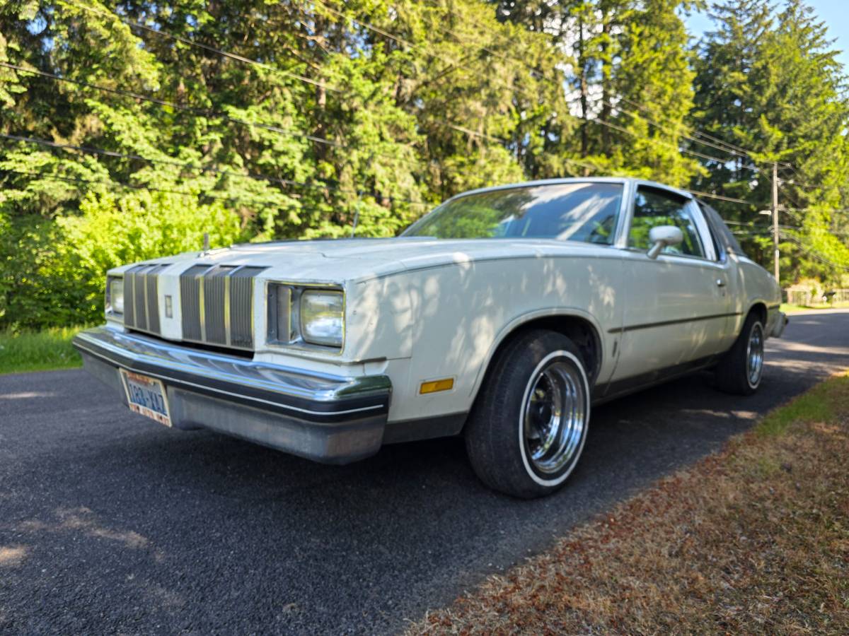 Oldsmobile-Cutlass-1978