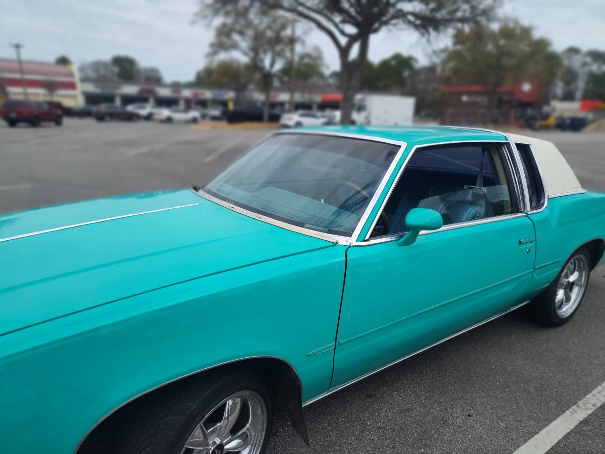 Oldsmobile-Cutlass-base-1978-Green