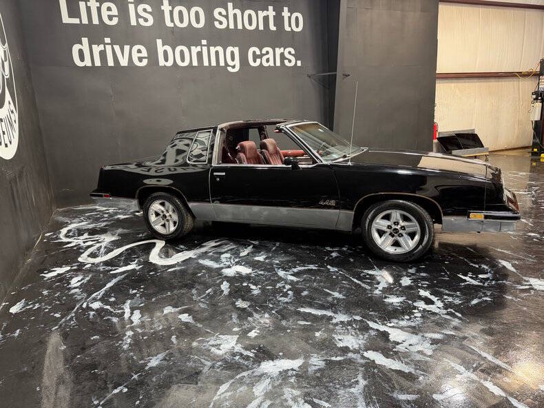 Oldsmobile-Cutlass-salon-1985