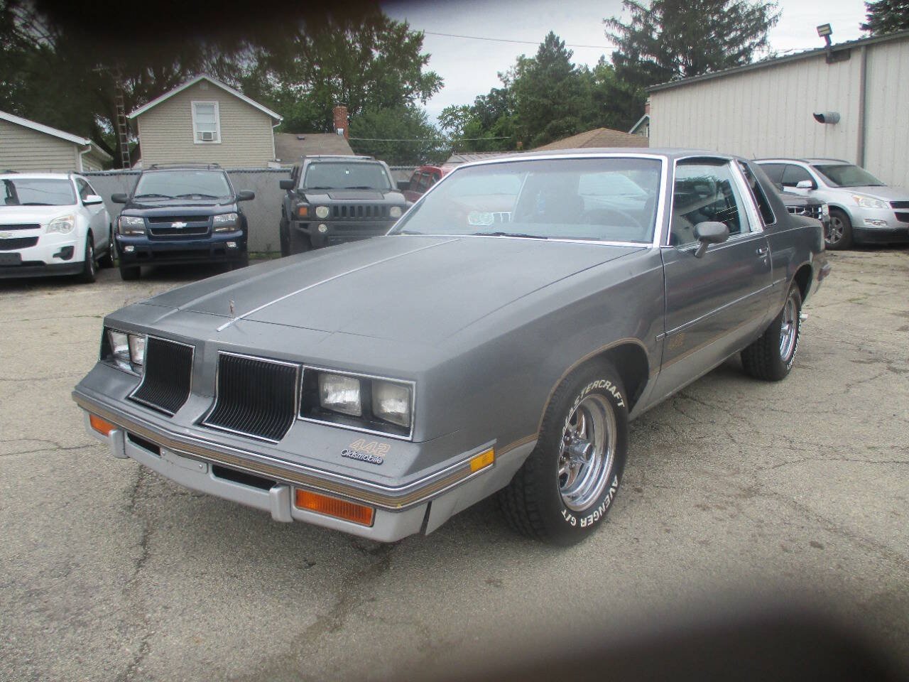 Oldsmobile-Cutlass-salon-1986-Gray-Gray