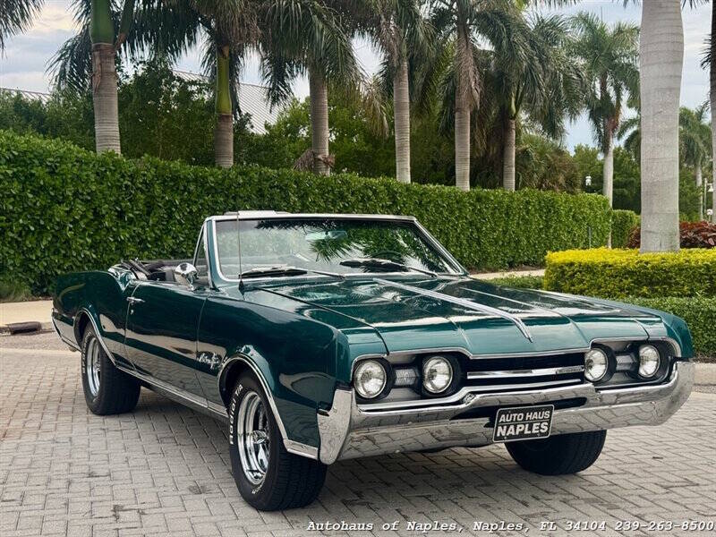Oldsmobile-Cutlass-supreme-1967-Teal-Black