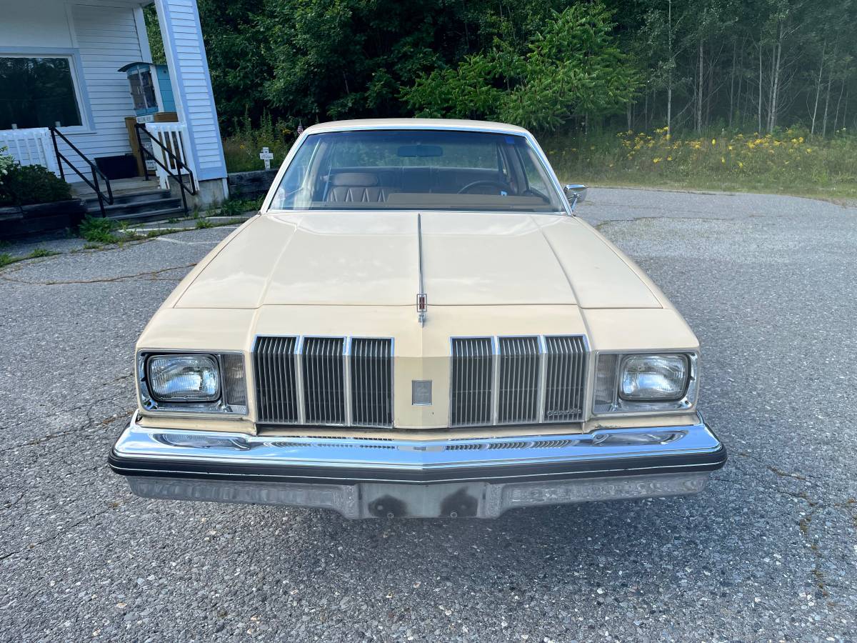 Oldsmobile-Cutlass-supreme-1978-Yellow