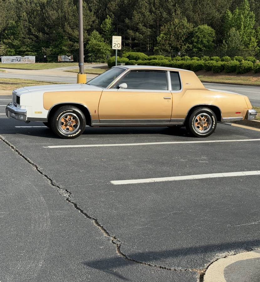 Oldsmobile-Cutlass-supreme-1980-custom
