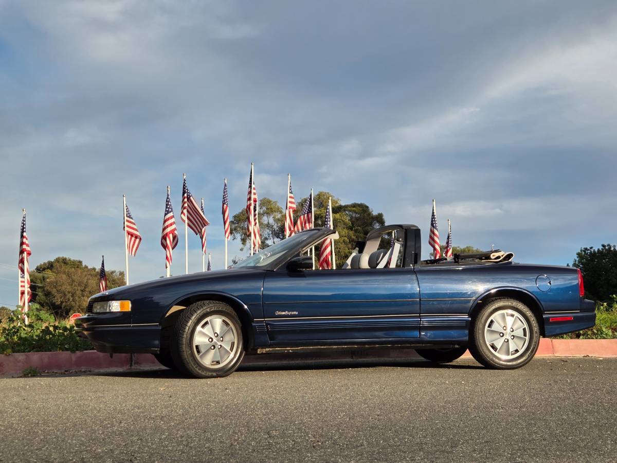 Oldsmobile-Cutlass-supreme-1991-Blue