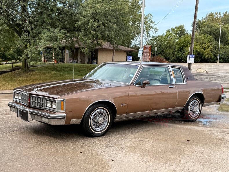 Oldsmobile-Delta-88-1981-Medium-Sandstone-Tan
