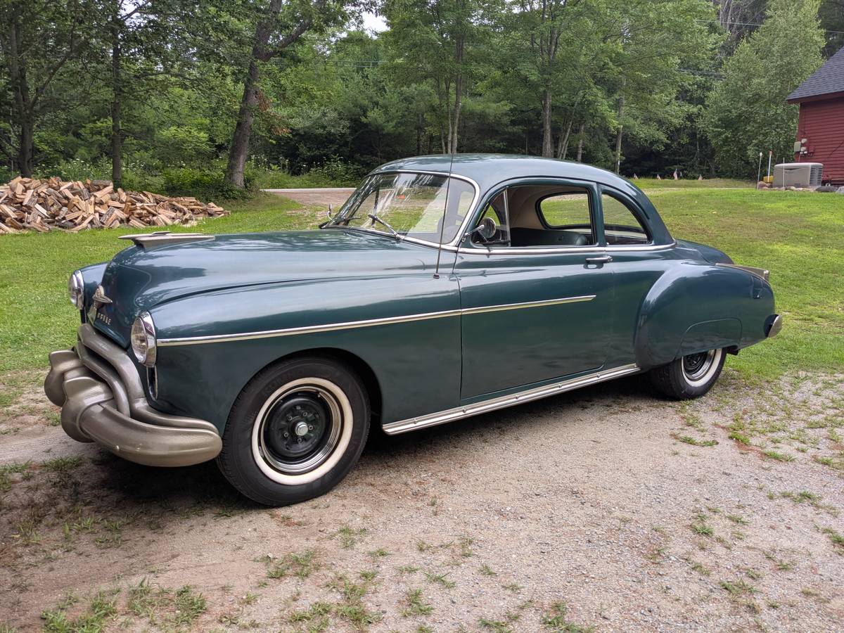 Oldsmobile-Rocket-88-coupe-1950-Green