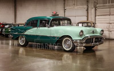 Oldsmobile Super 88 Holiday Sedan 1956