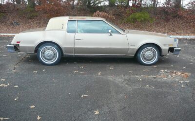 Oldsmobile TORONADO BROUGHAM COUPE 1985