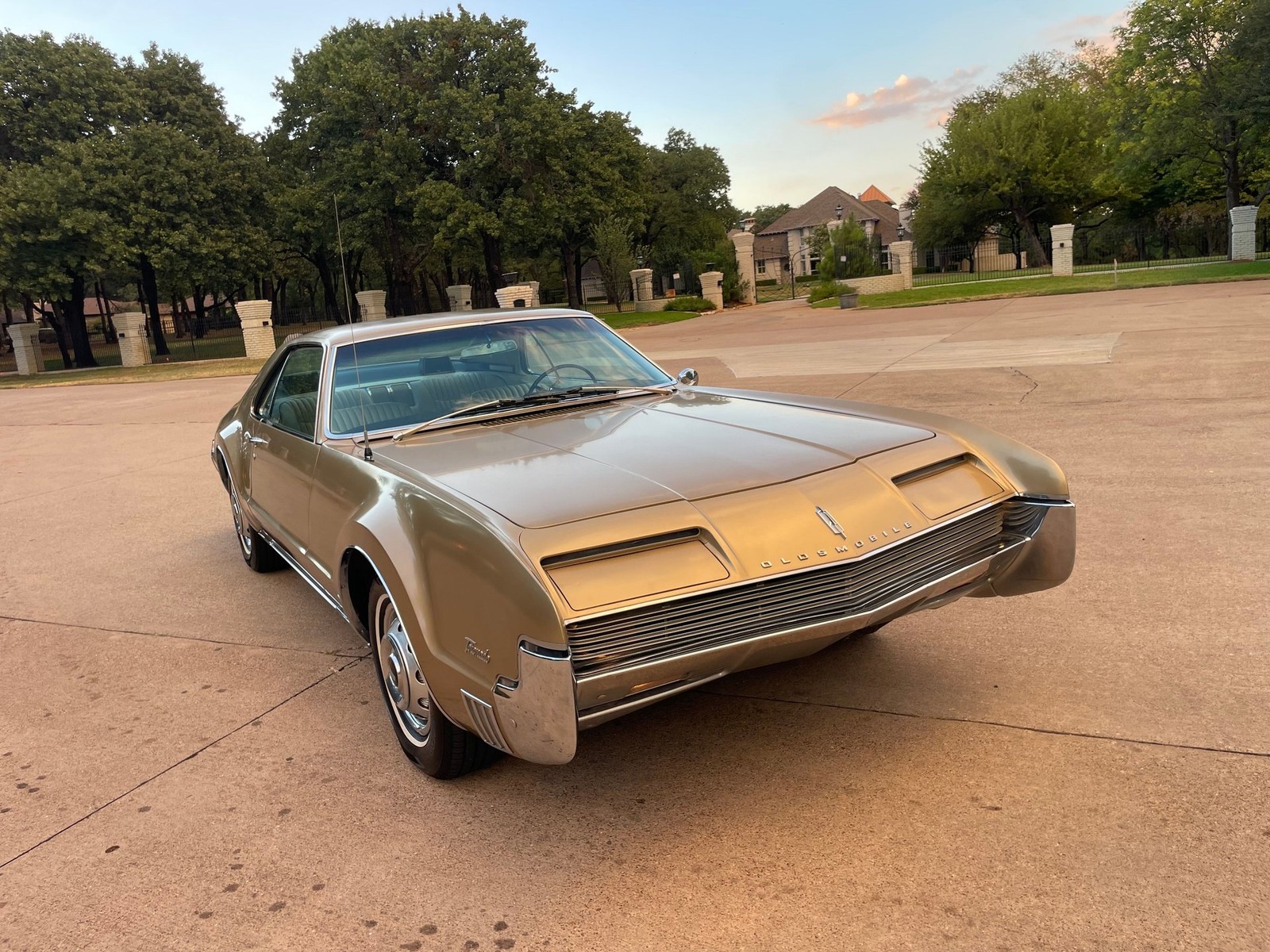 Oldsmobile Toronado 1966