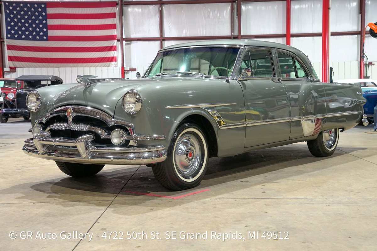 Packard-1953-Sedan-Gray