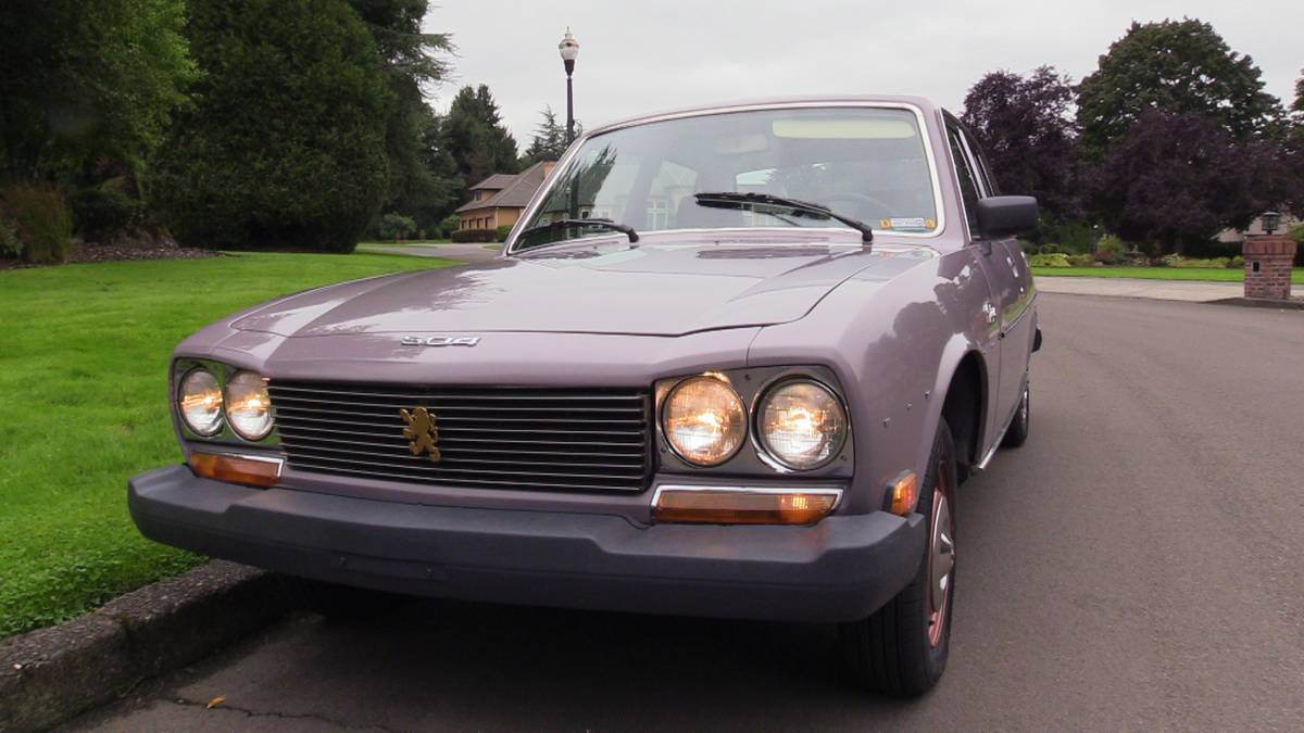 Peugeot-504-diesel-sedan-1976-Brown