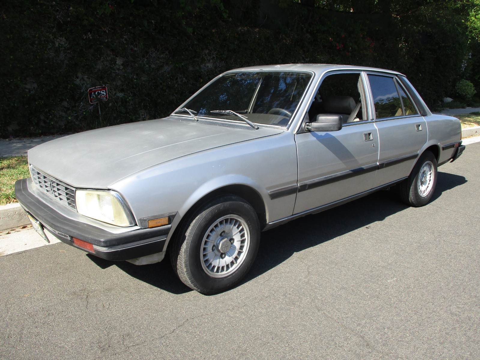 Peugeot-505GL-1986-Sedan