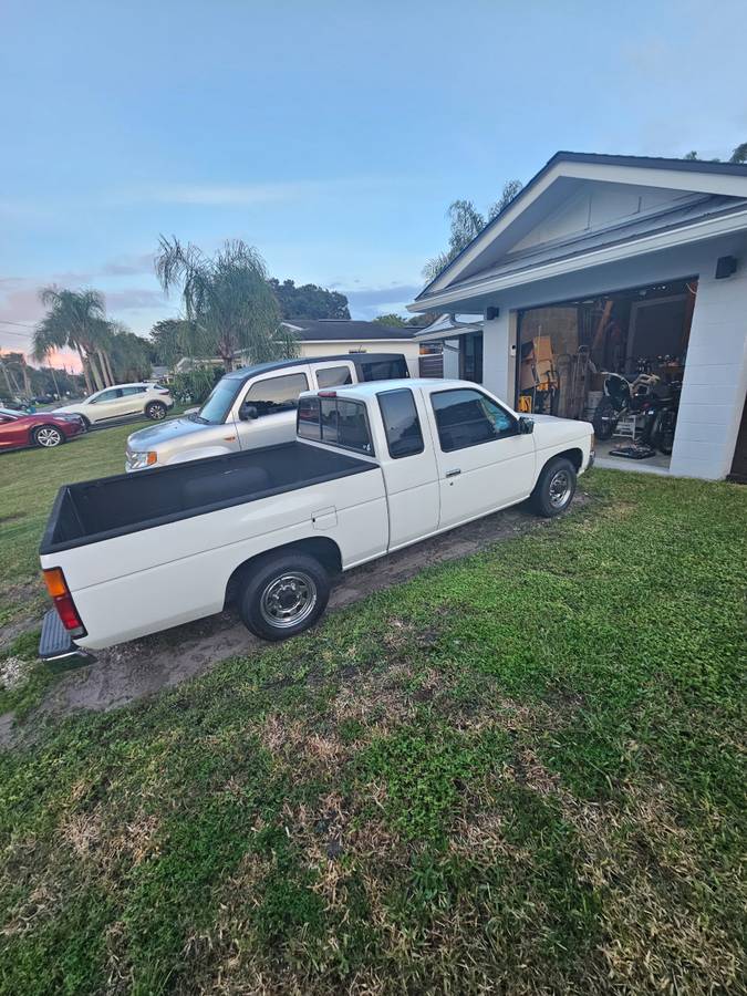 Pickup-1995-White