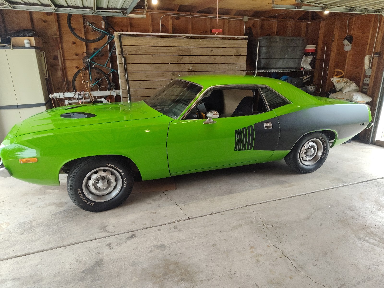 Plymouth-Barracuda-1974-Sports-car