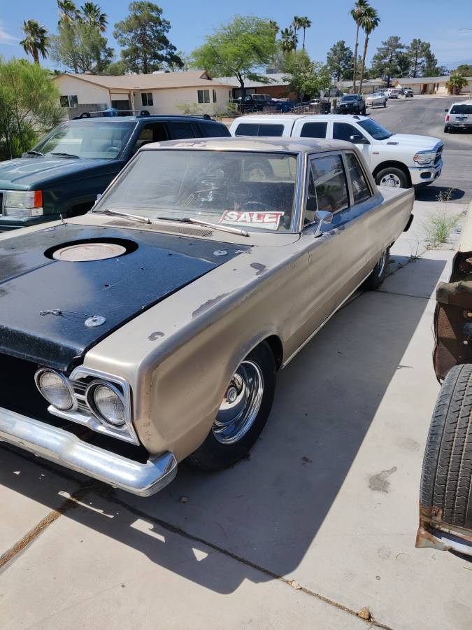 Plymouth-Belvedere-i-1967-Brown