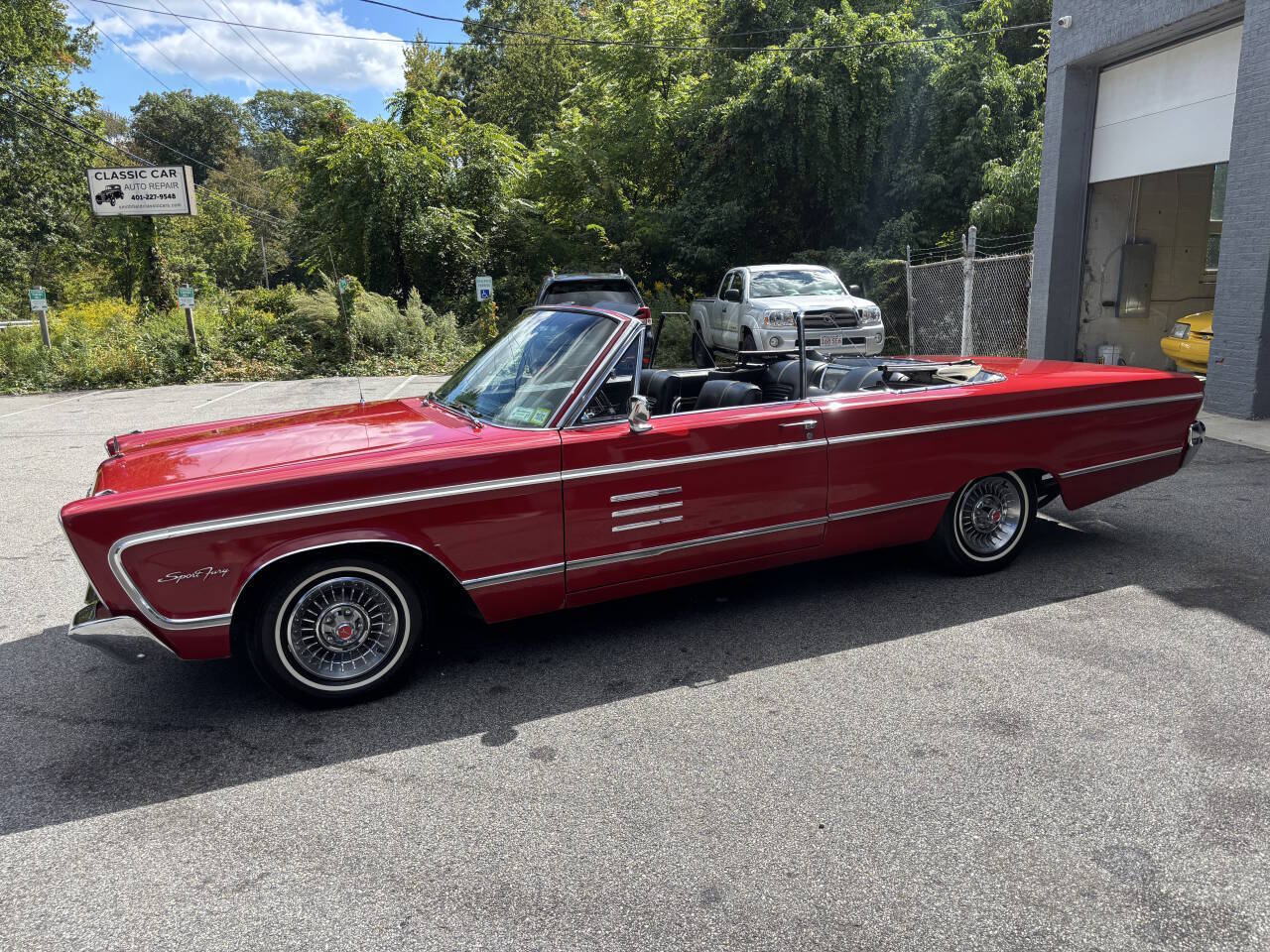 Plymouth-Fury-1966-Red-Black