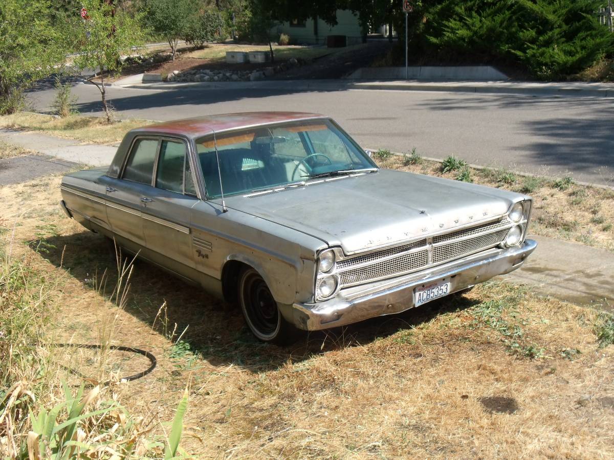 Plymouth-Fury-3-1965-Green