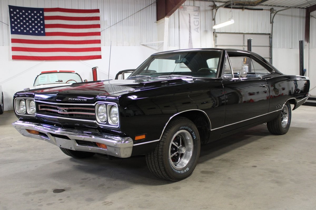 Plymouth-GTX-1969-Coupe-Black