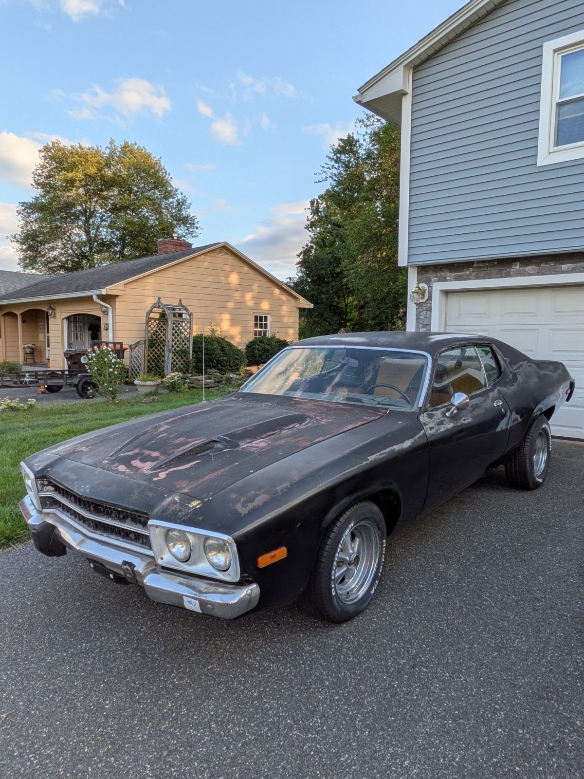 Plymouth-Road-Runner-1974