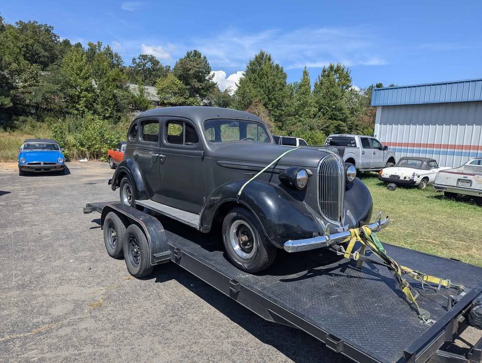 Plymouth-Touring-1938-Black