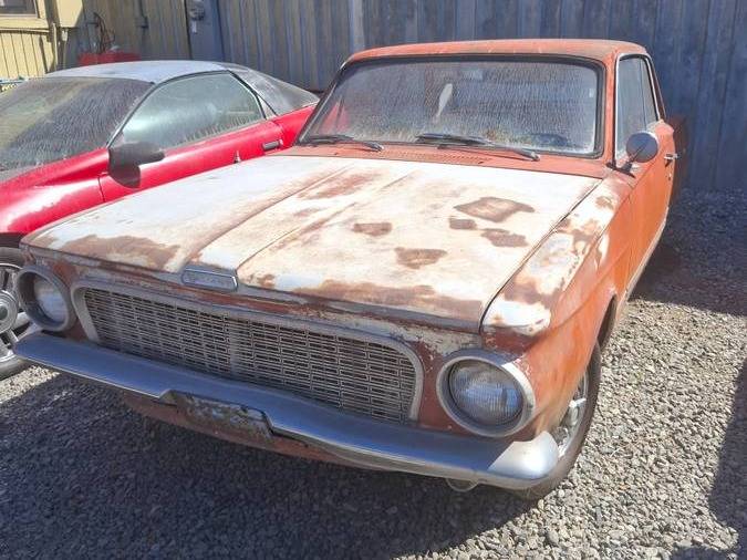 Plymouth-Valiant-1963